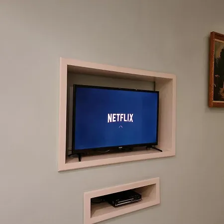 Riverside Elegance In The Heart Of 아파트 *