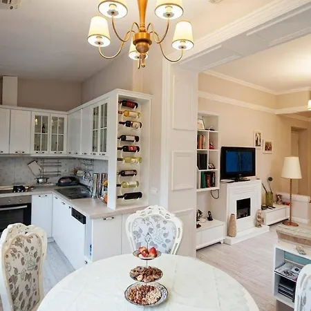 Appartamento Riverside Elegance In The Heart Of