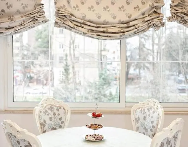 Riverside Elegance In The Heart Of *