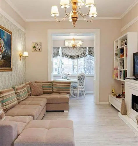 Riverside Elegance In The Heart Of 아파트 티라나